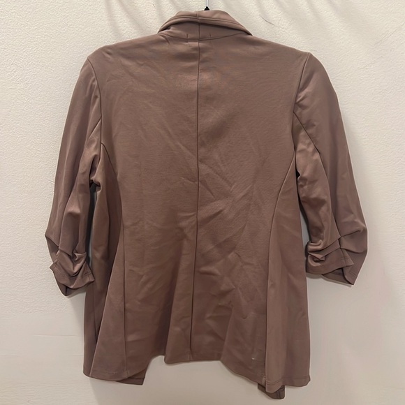 Brown suit jacket for young women professionals. - Picture 2 of 2